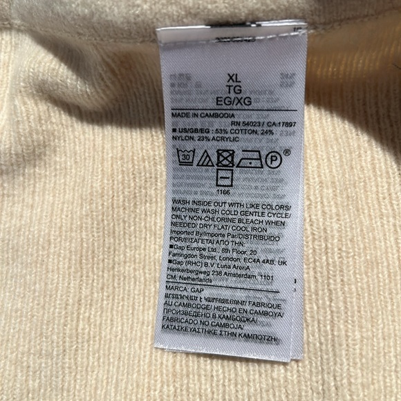 NWT Ladies XL Gap Skating Style skirt - Picture 7 of 7